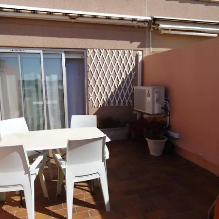 Hyeres, 2 Bedrooms, 4 Persons - Fr-1-335-125
